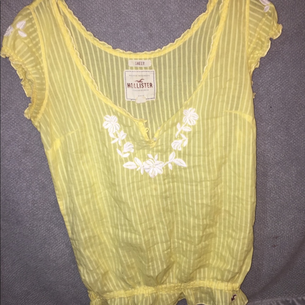 Yellow Blouse With White Flowers Designs 💛